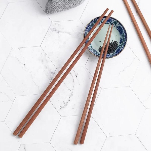 أعواد الأكل الخشبية أعواد الأكل الخشبية