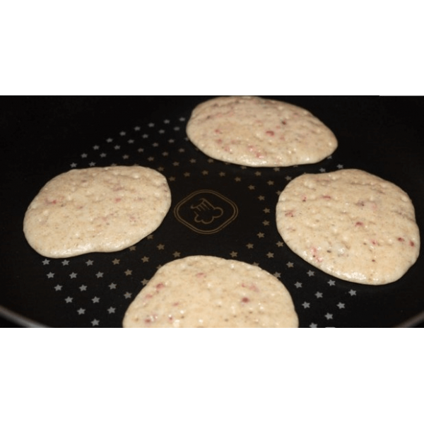 خليط البانكيك بالبروتين نكهة توت العليق بومبار خليط البانكيك بالبروتين نكهة توت العليق بومبار